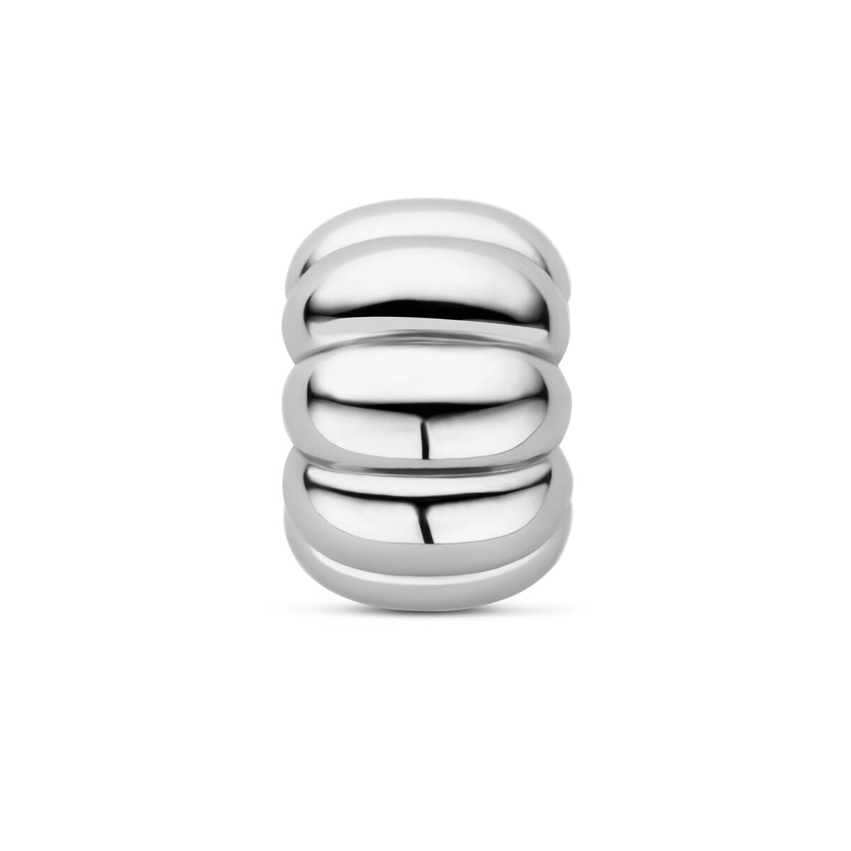 Bague ronde en argent rhodié avec trois éléments lisses et brillants.