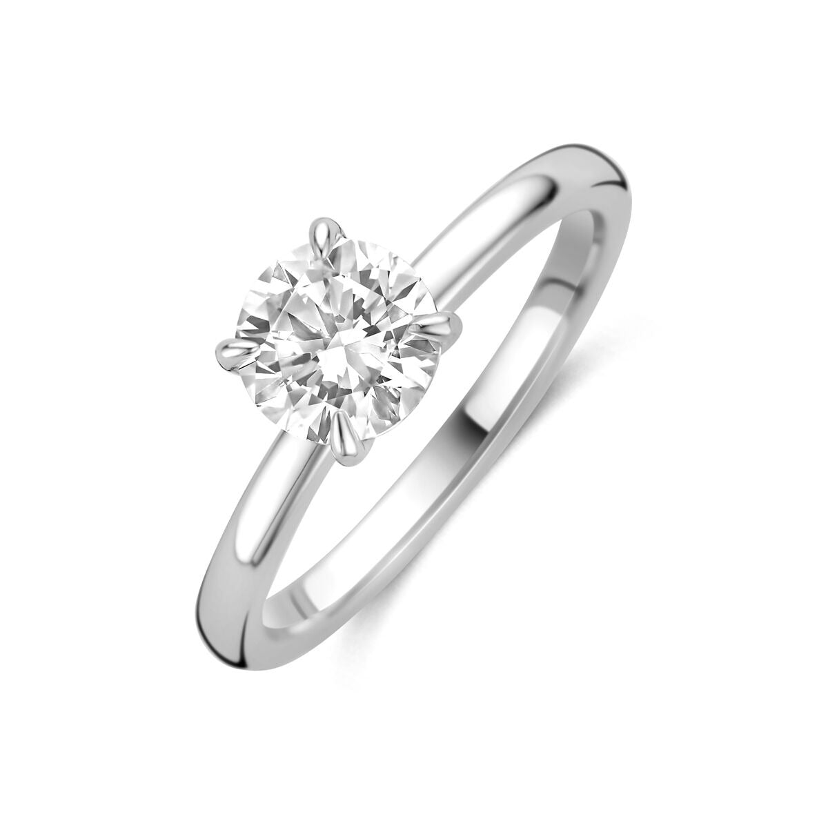 Bague en argent avec un zirconium de 6,5 mm, au design simple et brillant.