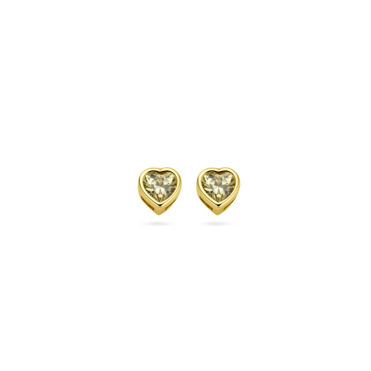 Boucles d'oreilles en or jaune 14k avec zirconia rouge en forme de cœur 4x4mm.