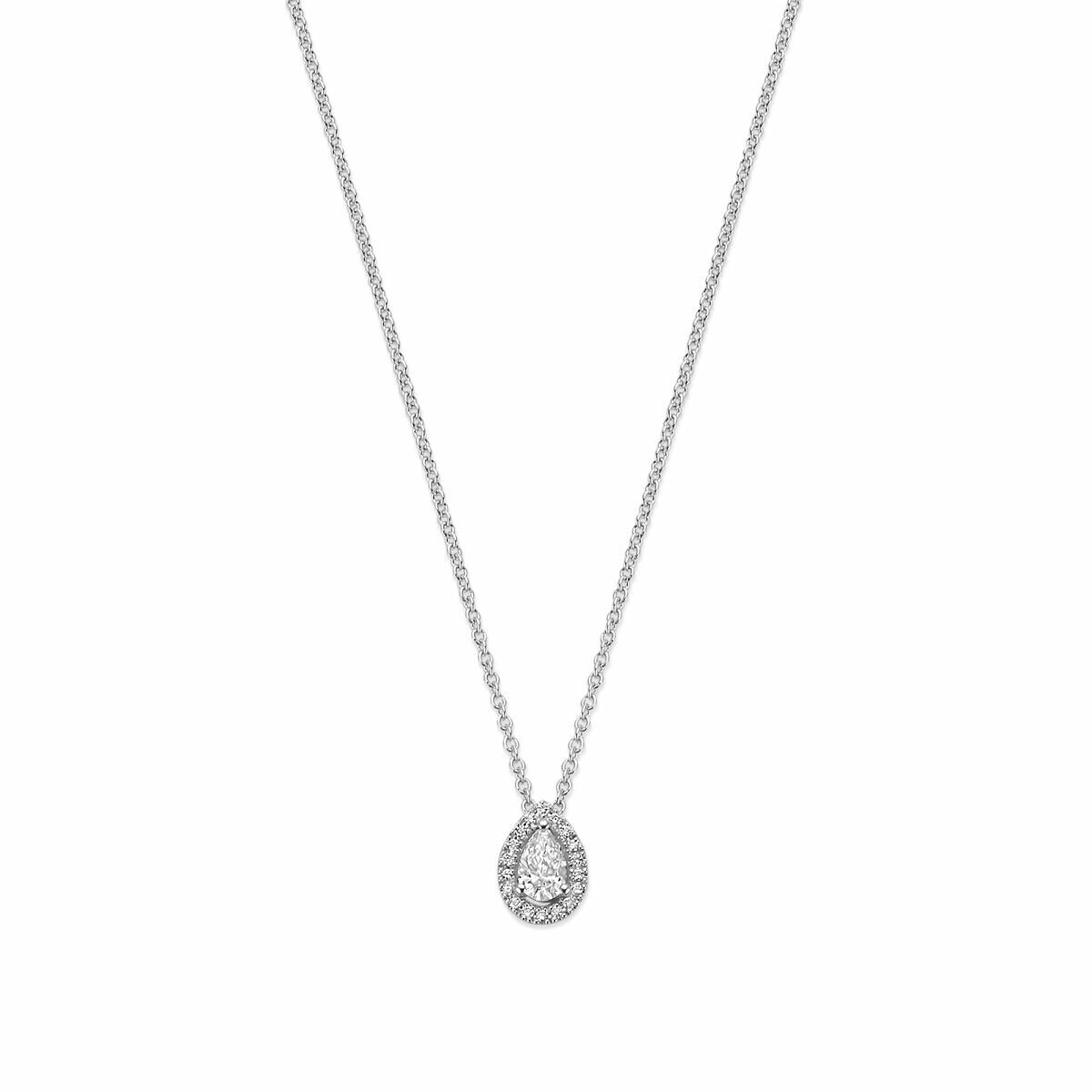 Witgouden collier met een druppelvormige diamant als hanger.