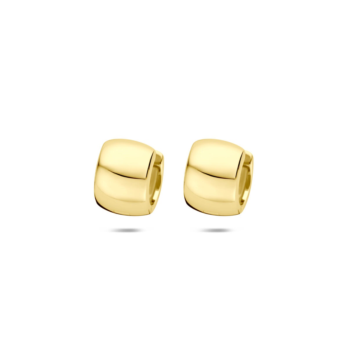 Boucles d'oreilles en argent 925 doré, de forme carrée et lisse.