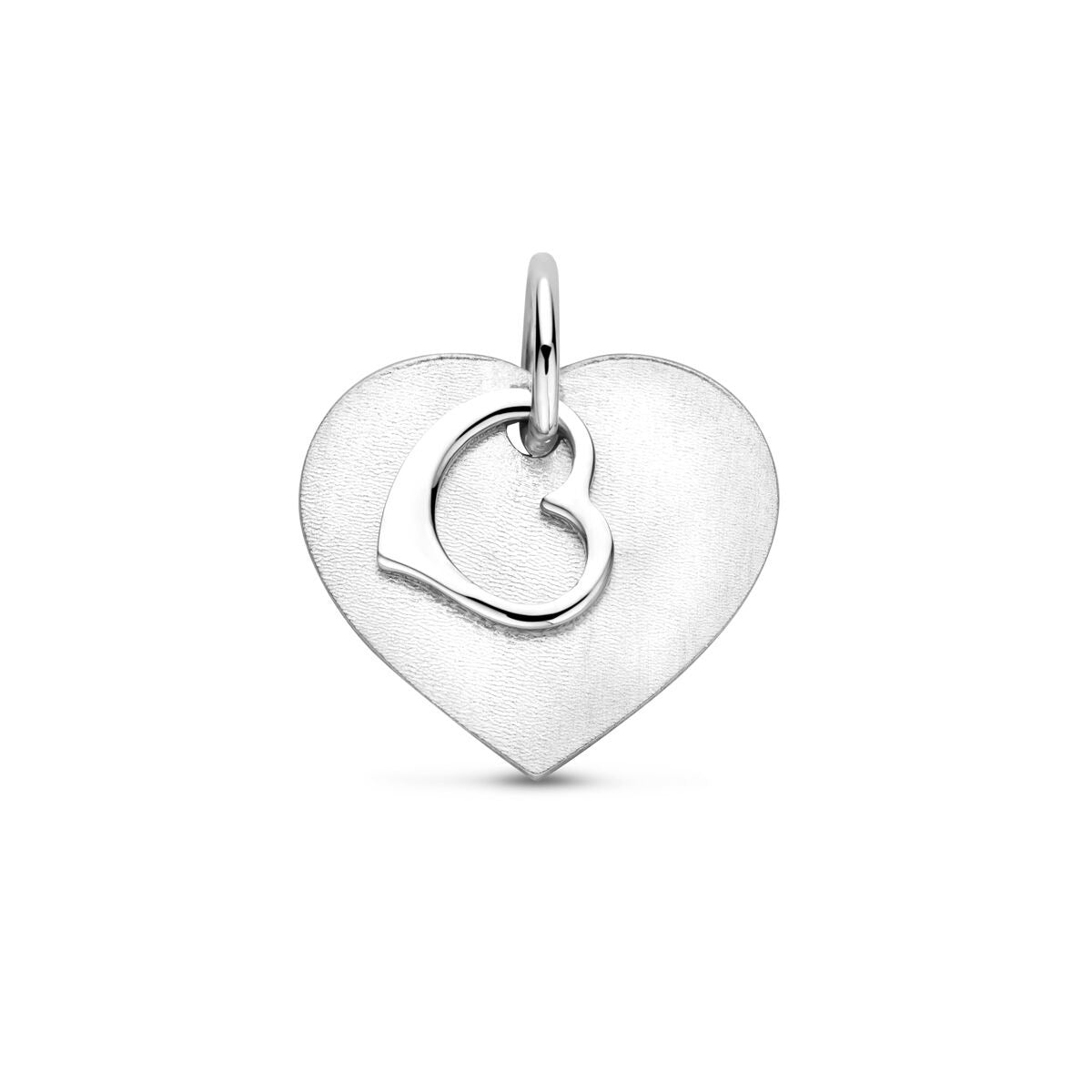 Pendentif en forme de cœur en argent rhodié 925, mat et poli, avec un petit cœur en relief.