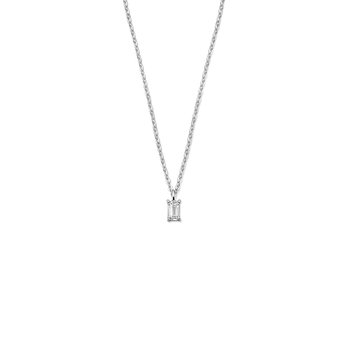 Collier en argent avec pendentif en zirkonia taille émeraude.