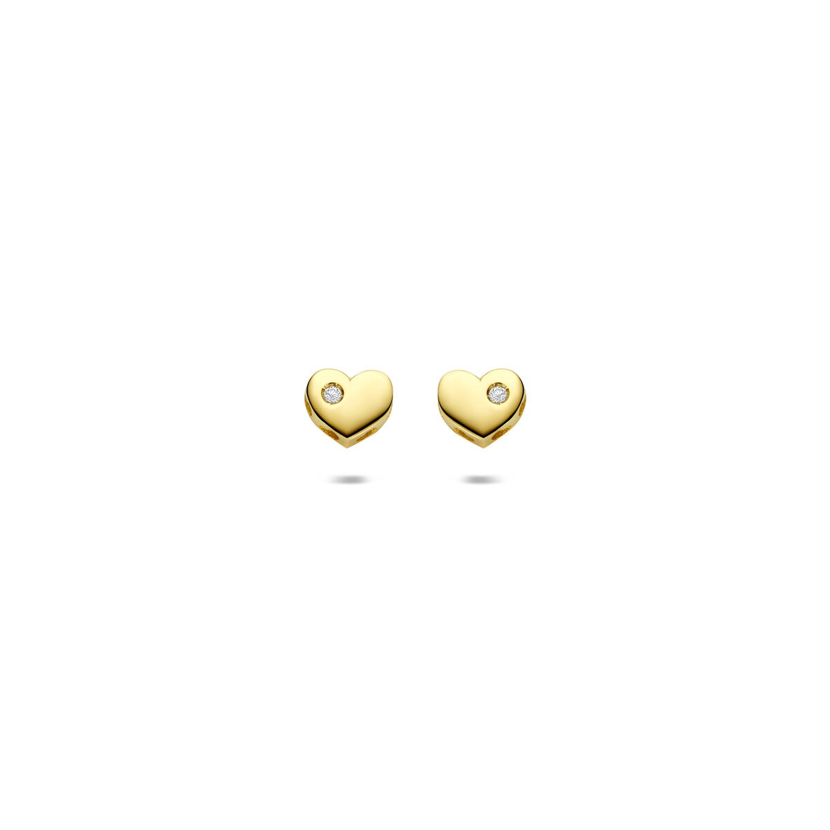 Boucles d'oreilles en or jaune 14 carats en forme de cœur avec un diamant lab grown.