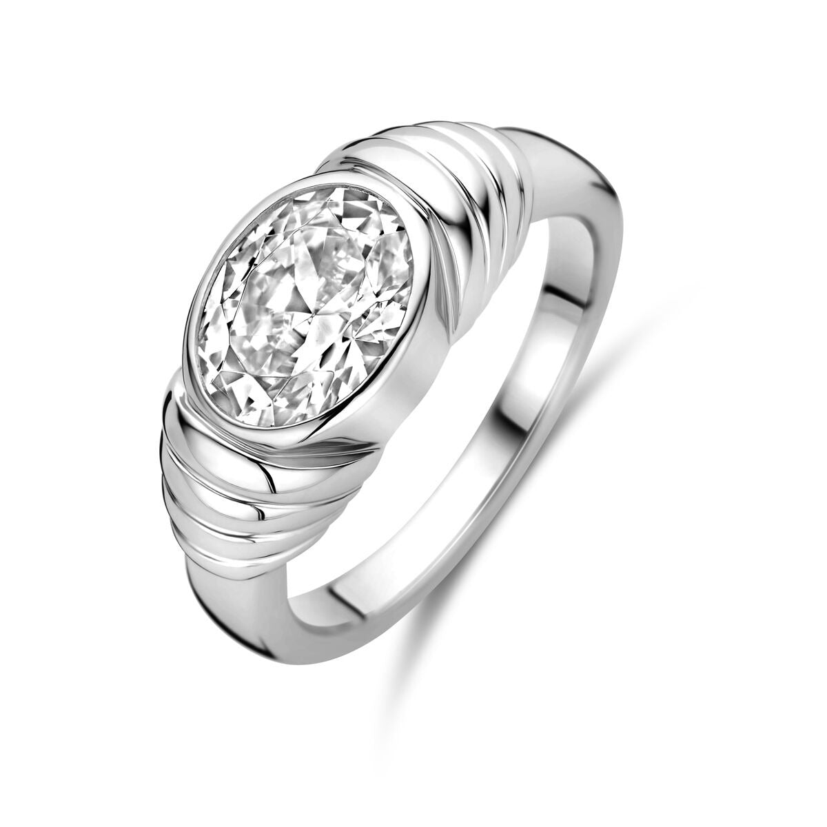 Bague en argent rhodié pour femme avec une zircone ovale, largeur de 8 mm.