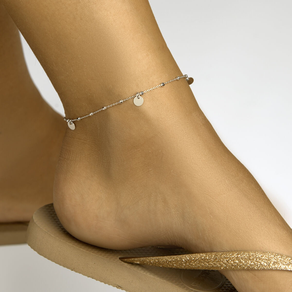 Bracelet de cheville en argent avec des ronds – maille ancre rhodiée