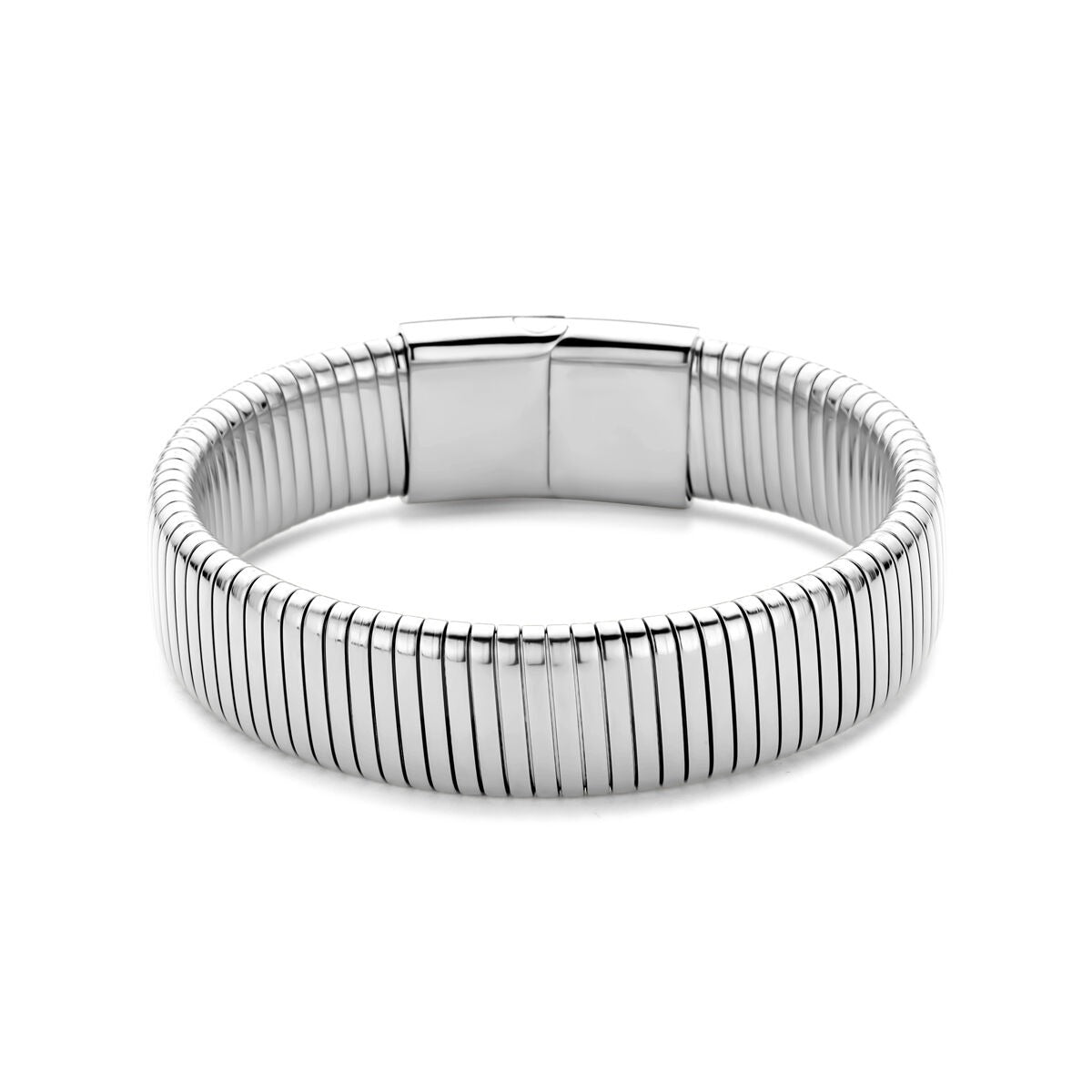 Bracelet en acier argenté de 15 mm de large et 18,5 cm de long avec un design strié.