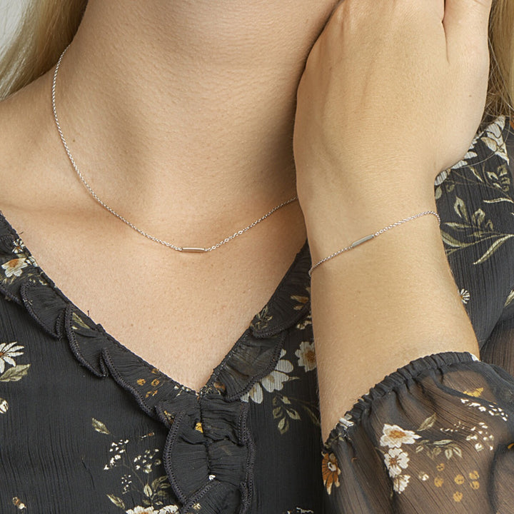 Zilveren collier met balkje – gerhodineerd 925 zilver