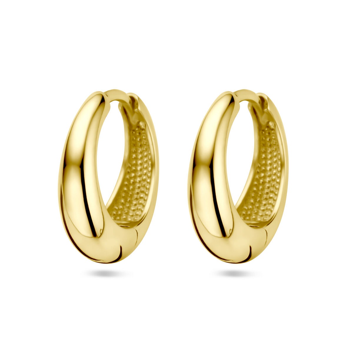 Boucles d'oreilles en or 14 carats, de forme arrondie, d'un diamètre de 14,5 mm.