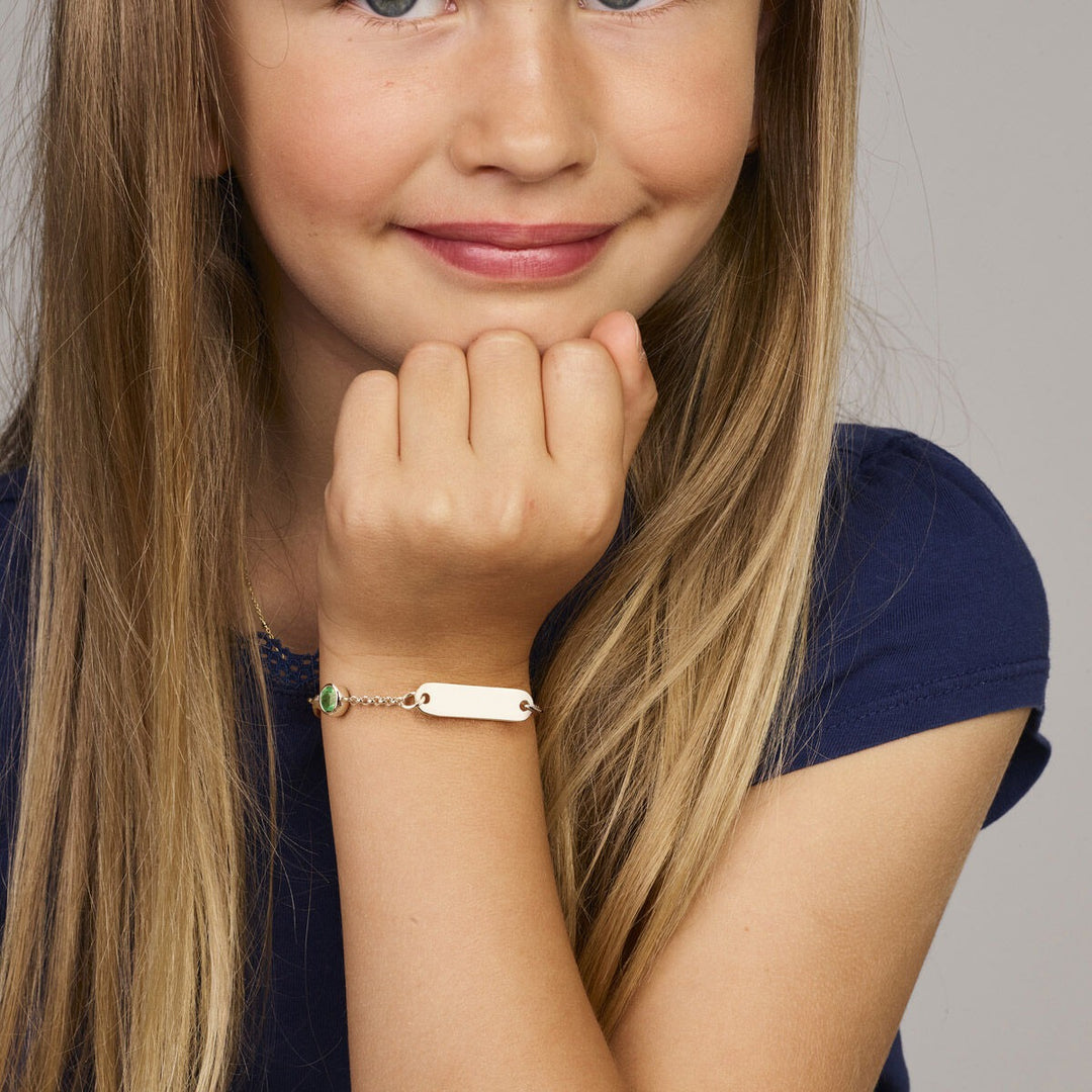 Gerhodineerde 925 zilveren kinder graveerarmband met smaragd