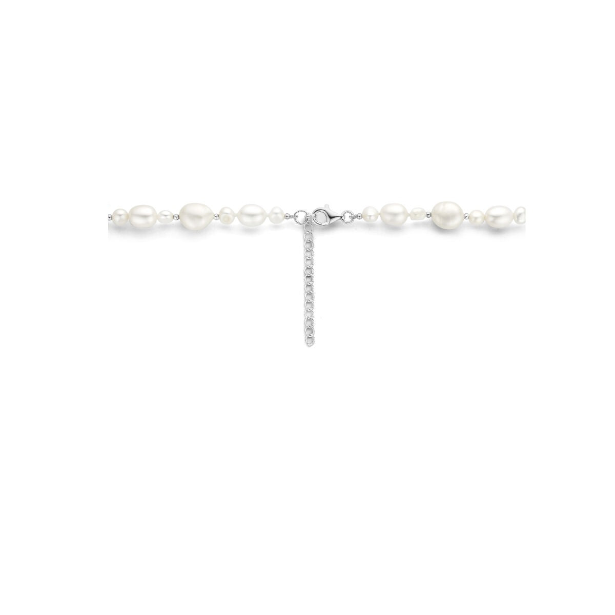 Collier en argent avec des perles d'eau douce et fermoir à mousqueton