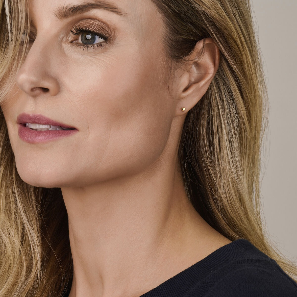 Puces d'oreilles en or en forme de cœur – 14k