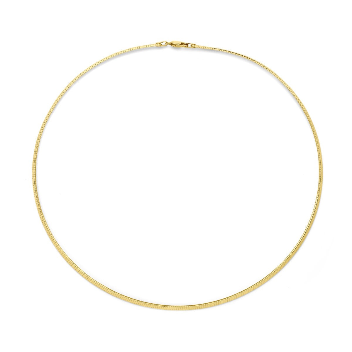 Collier omega en or jaune de 14 carats, 2,5 mm de large et 45 cm de long.