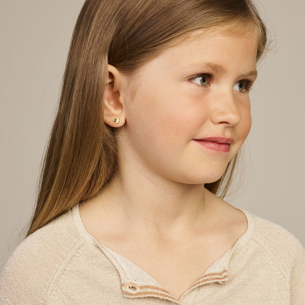 Puces d'oreilles en argent plaqué or trèfle – bijou pour enfant