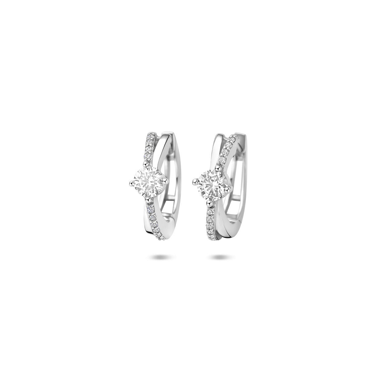 Boucles d'oreilles en argent rhodié 925 avec zirconium, de forme arrondie et ornées de pierres brillantes.