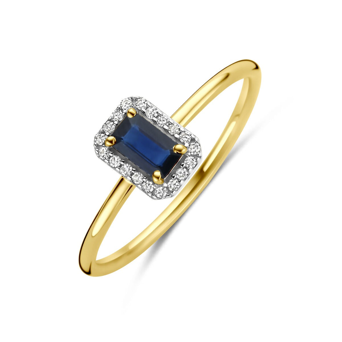 Bague en or 14 carats avec saphir rectangulaire et diamants autour.