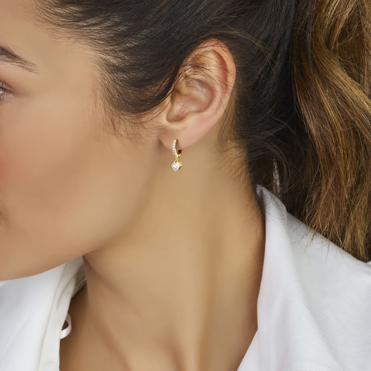 Créoles en argent plaqué or avec zircone en forme de cœur et entourage