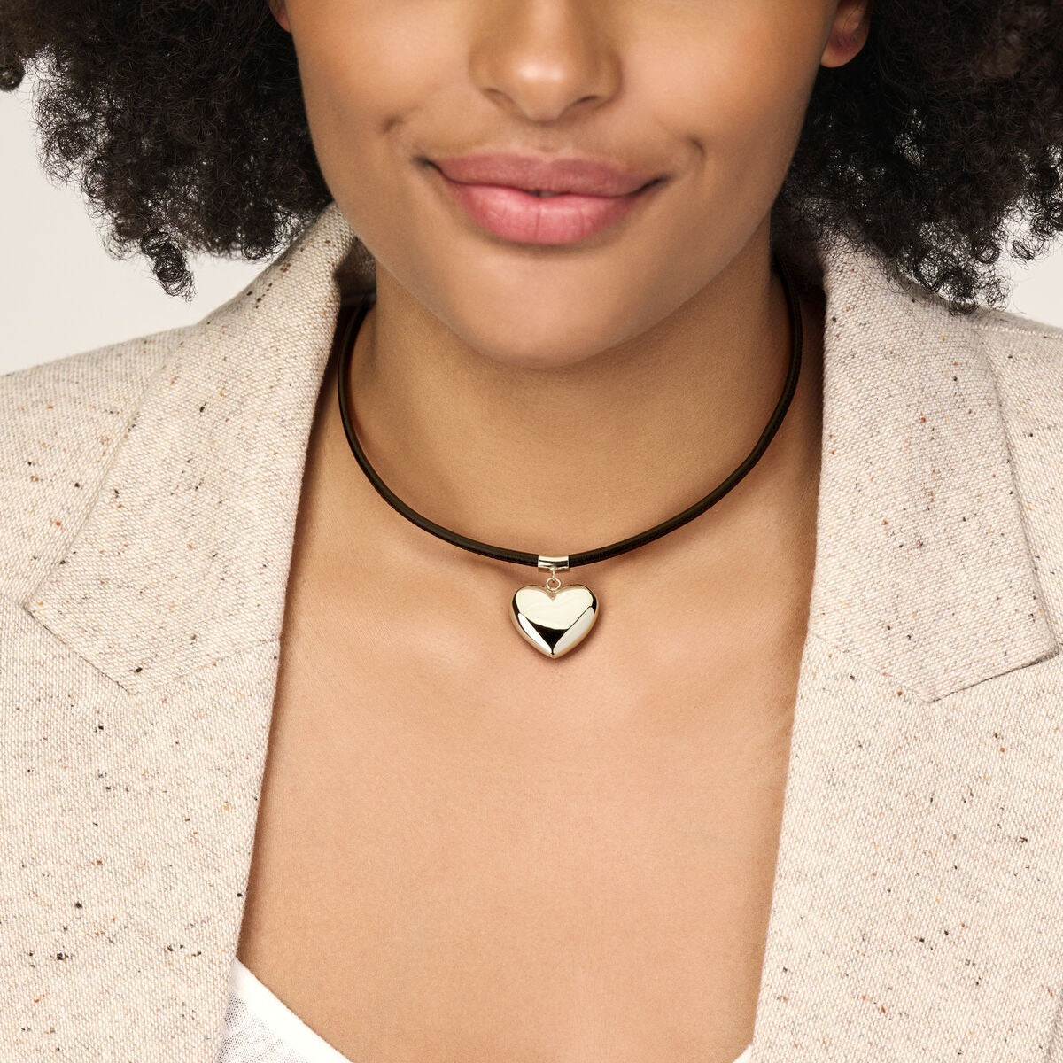 Collier en argent rhodié avec cœur et cordon noir
