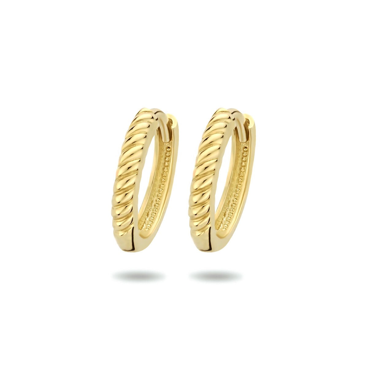 Boucles d'oreilles en or jaune 9 carats de 13 mm avec un motif torsadé.