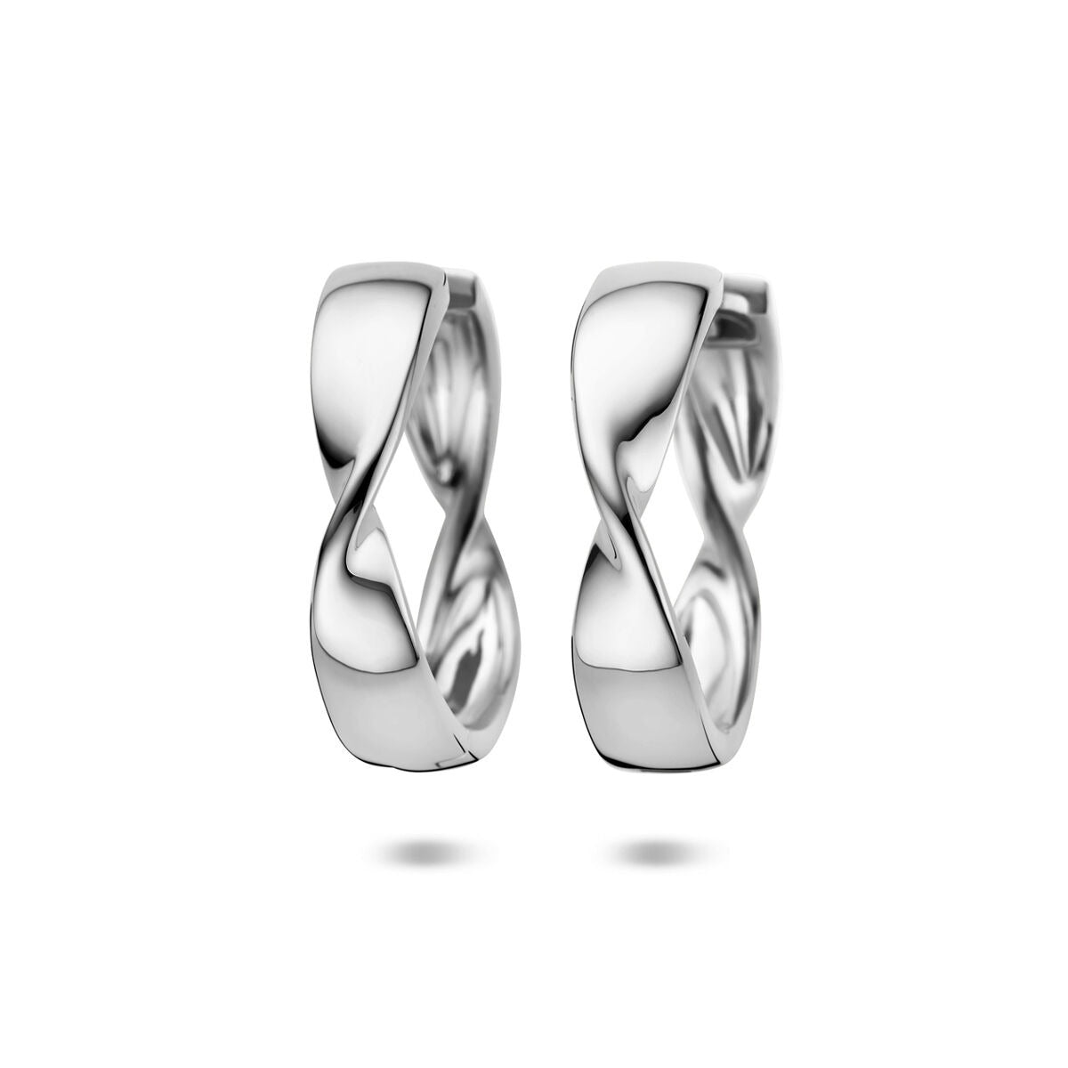 Boucles d'oreilles argentées en forme de spirale, mesurant 25 x 6 mm.