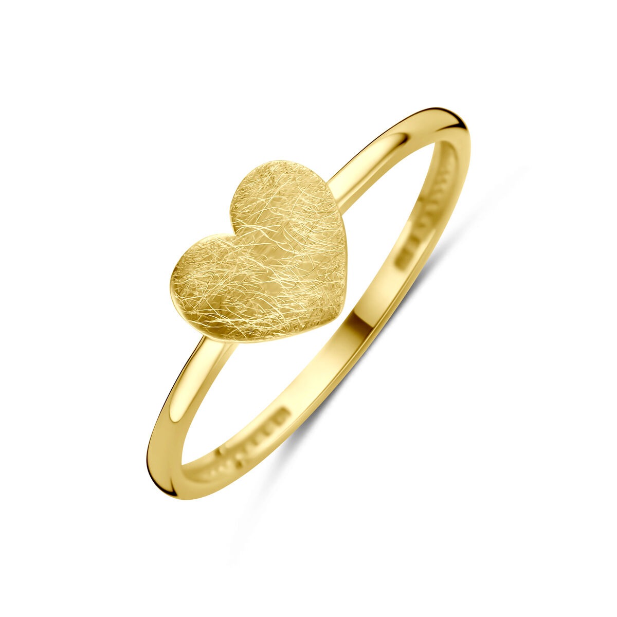 Bague en or jaune 14 carats avec un cœur texturé.