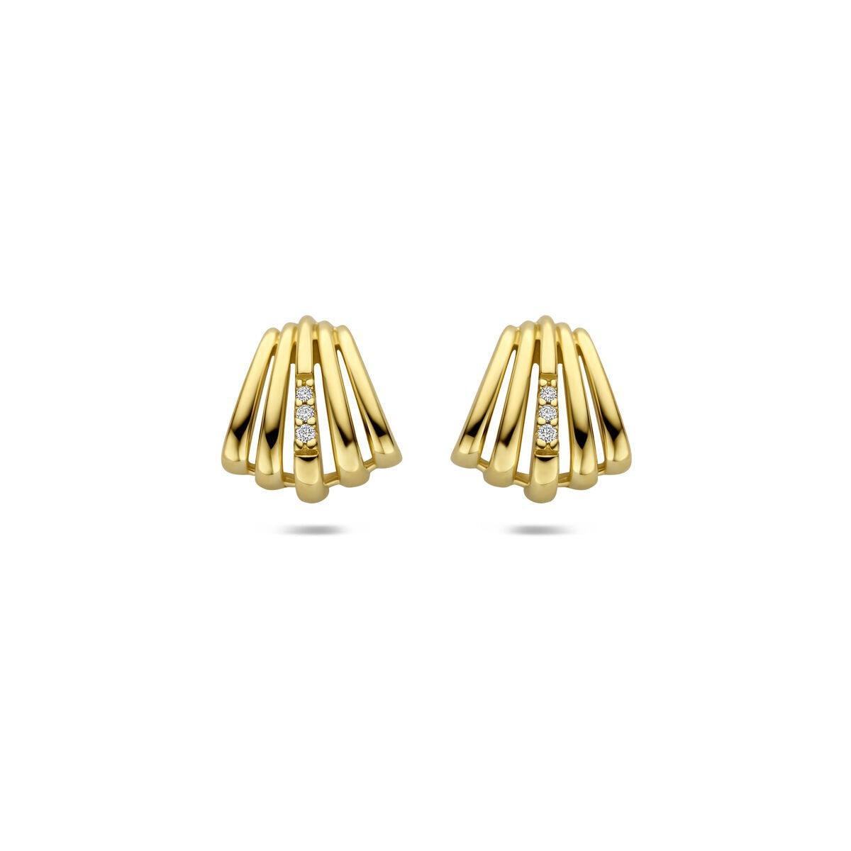 Boucles d'oreilles en or jaune 14 carats avec des diamants, en forme de cône.