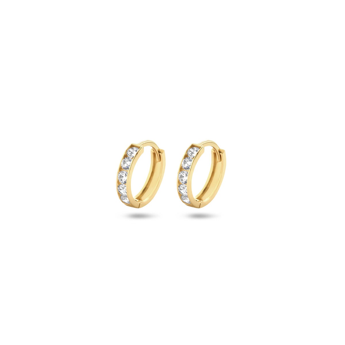 Boucles d'oreilles en or jaune 14 carats avec une rangée de zirconiums.