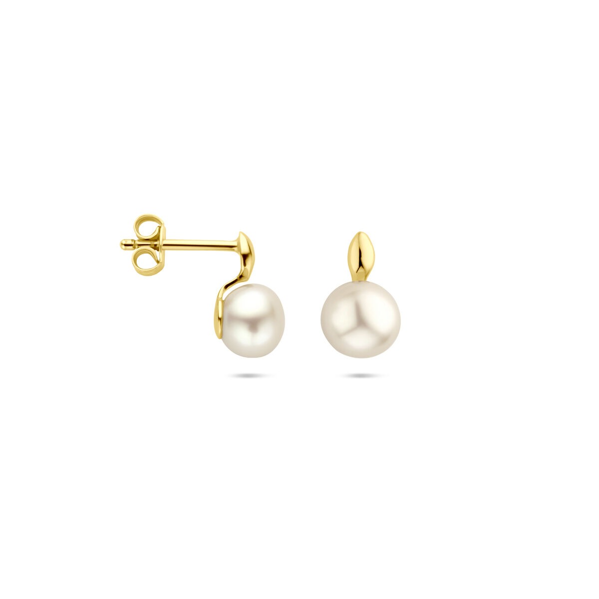 puces d'oreilles en or jaune avec perle