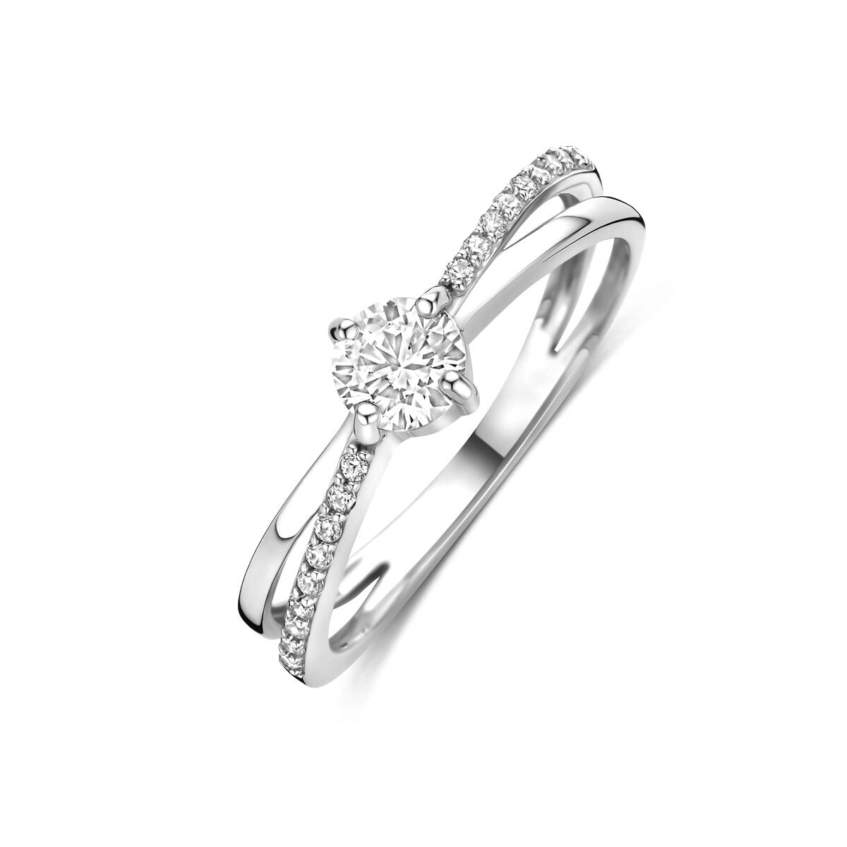 Bague en argent rhodié ornée d'un zircon en sertissage entourage.