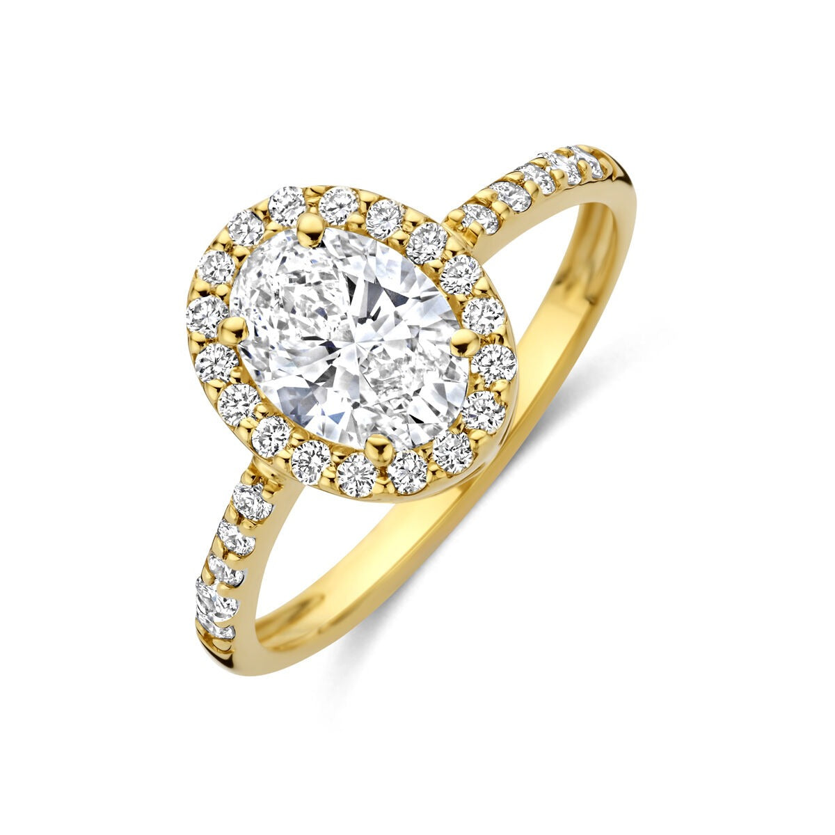 Bague en or jaune 14 carats avec un diamant ovale cultivé en laboratoire, entouré de petites pierres.