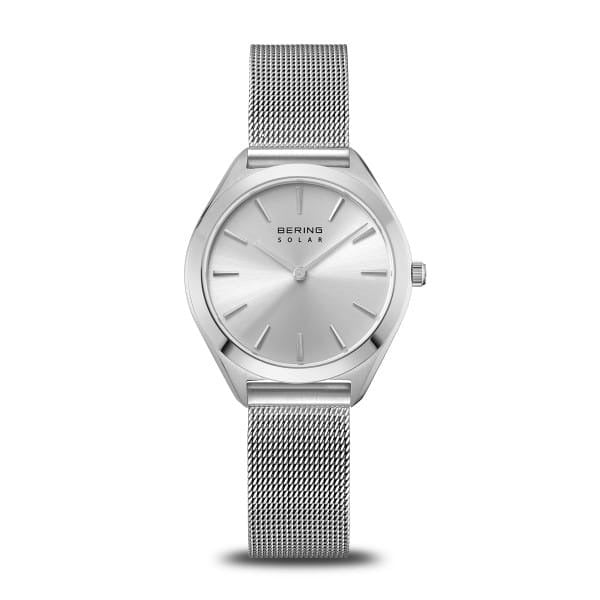 Montre femme Bering avec cadran argenté et bracelet en maille milanaise.