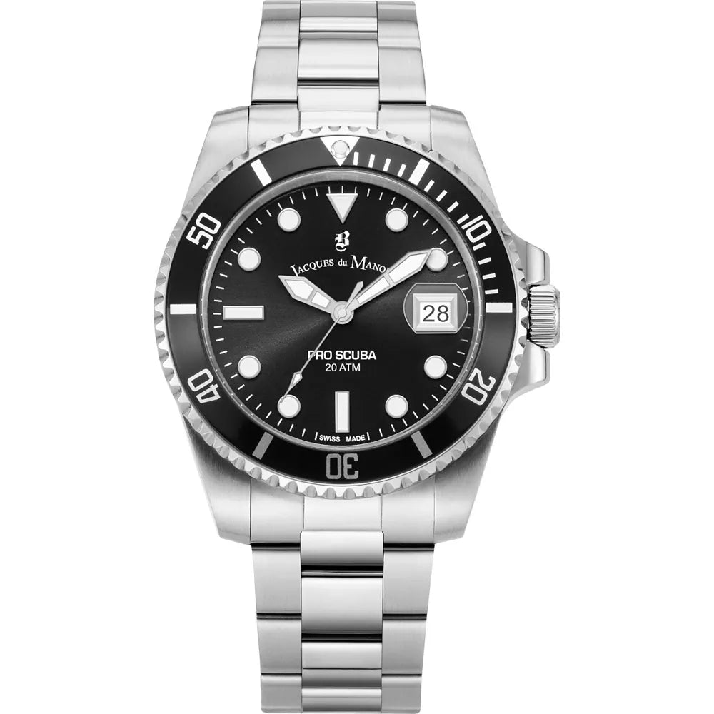 Montre Pro Scuba avec boîtier en acier inoxydable, cadran noir et bracelet métallique.