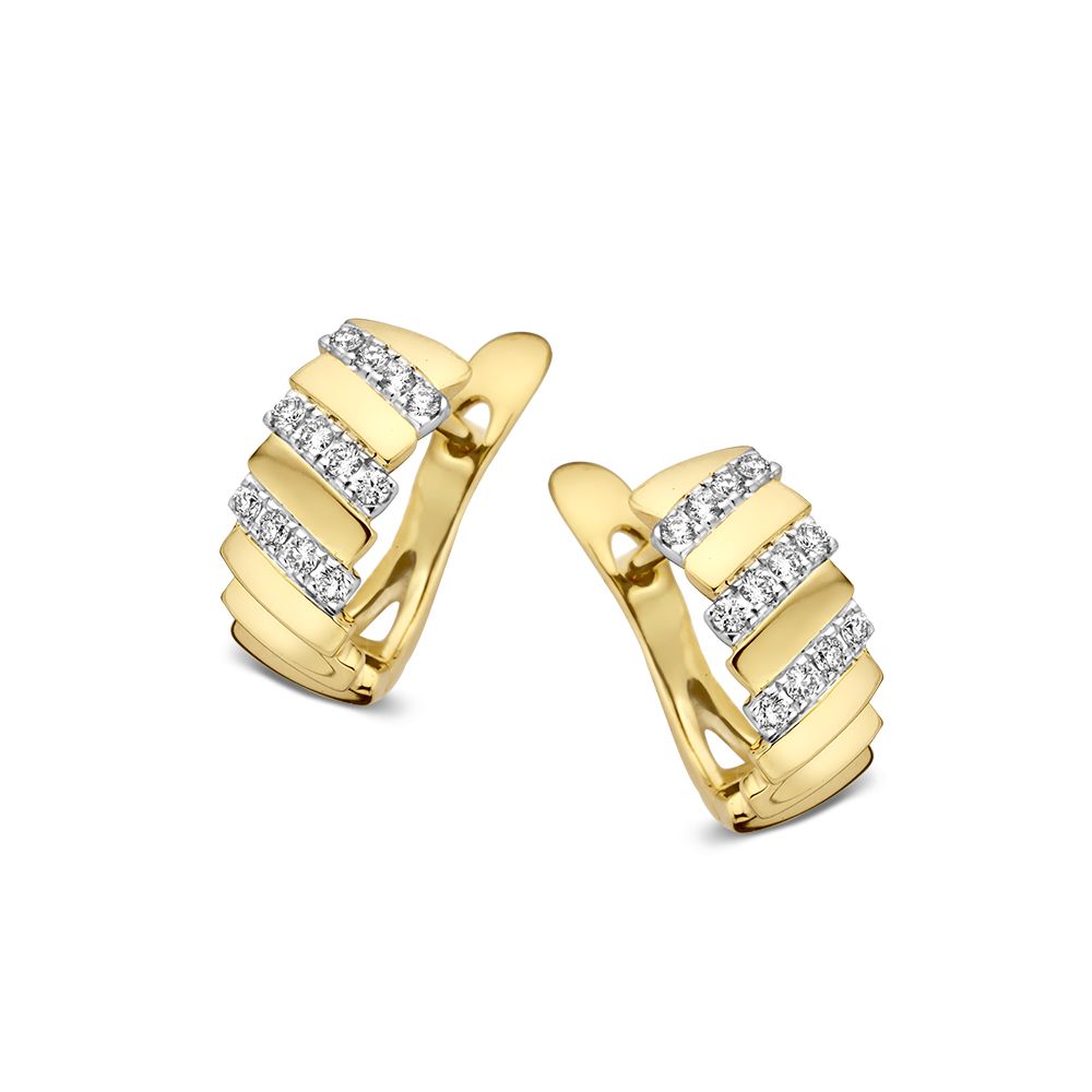 Boucles d'oreilles bicolores en or jaune et blanc avec diamants, ornées de plusieurs pierres brillantes.