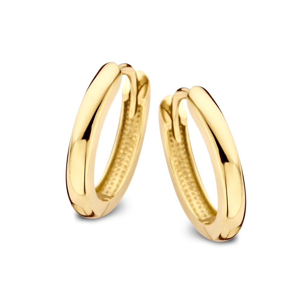 Boucles d'oreilles ovales en or jaune 14 carats, finition lisse et brillante.