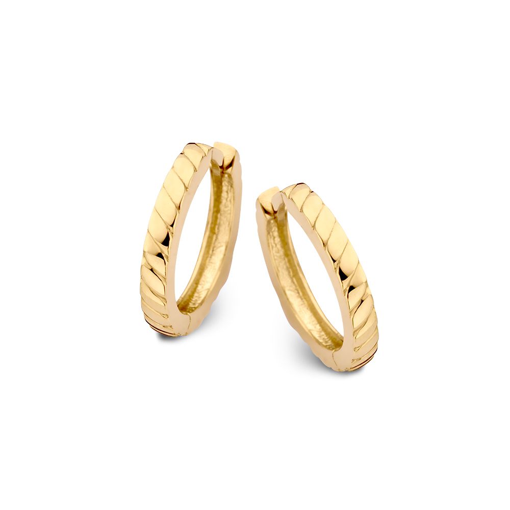Boucles d'oreilles en or jaune 14 carats avec un design strié.
