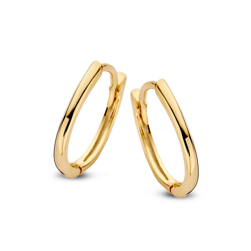 Boucles d'oreilles ovales en or jaune, finition brillante et design élégant.