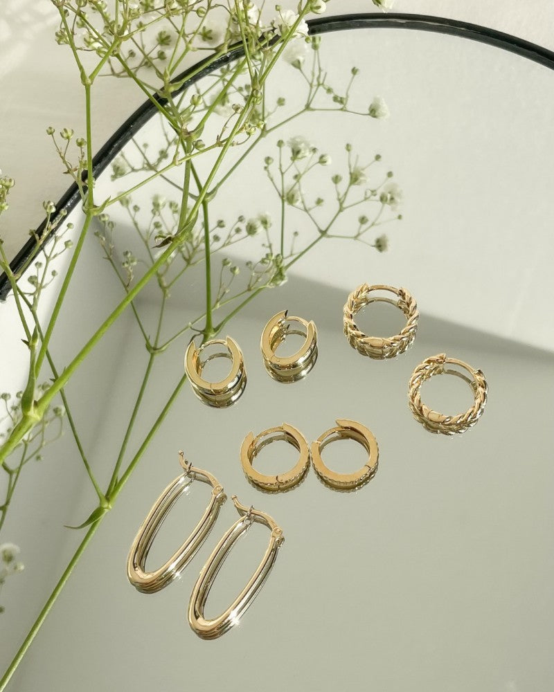 Créoles en Or Jaune avec Design Rainuré | Or 14 Carats – Van der Kooij