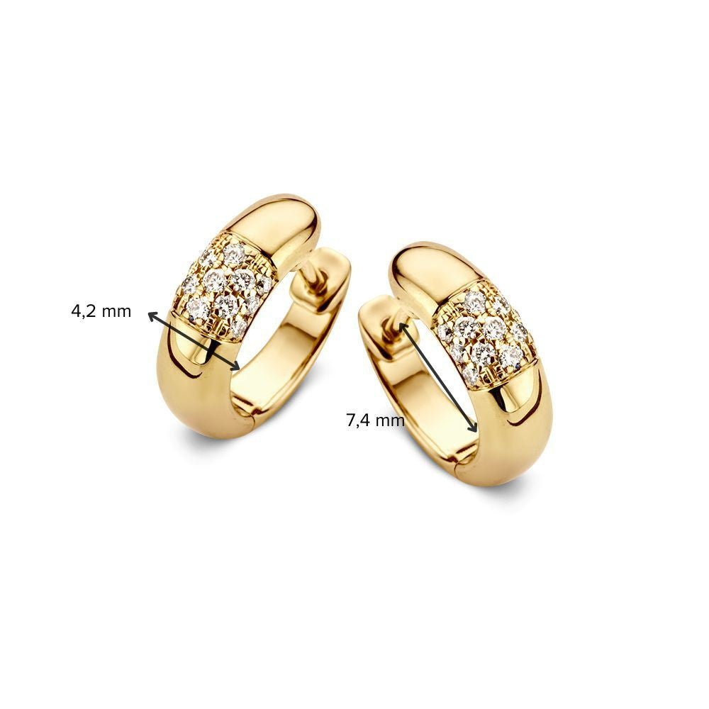 Créoles en or jaune élégantes avec des diamants en taille brillant