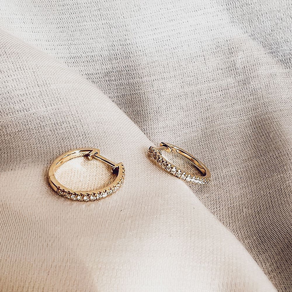 Créoles en Or Jaune avec Diamant : Élégance dans Chaque Détail