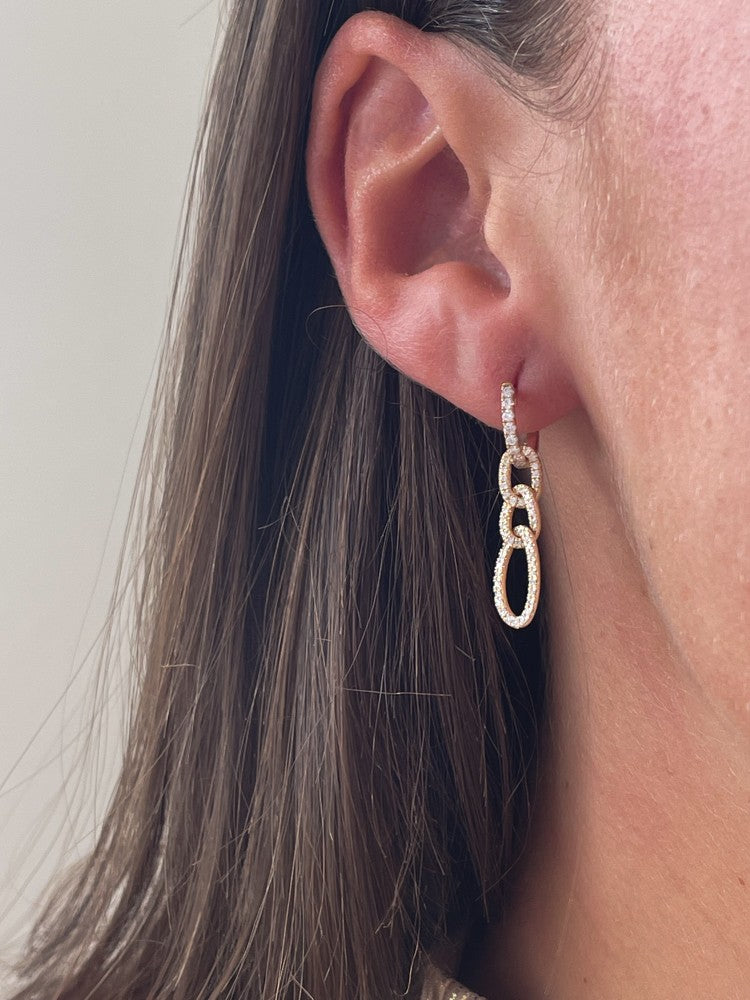 Créoles en Or Jaune avec Pendentifs Maillés et Diamants Étincelants 0,50 crt.