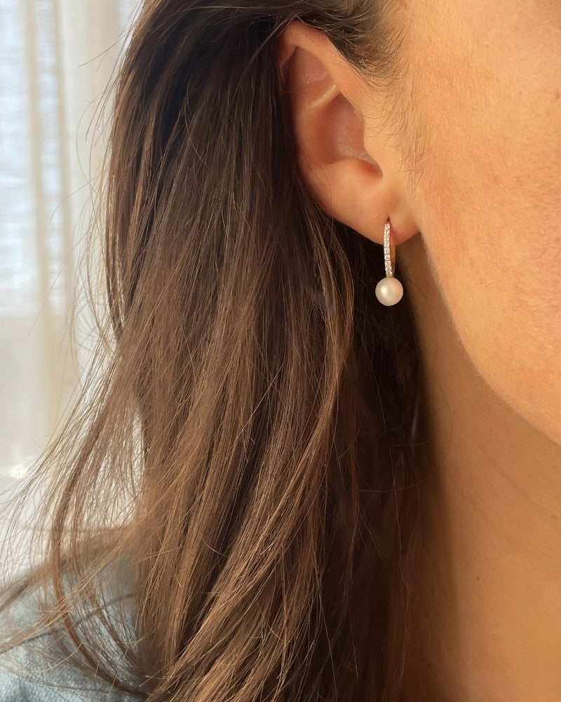 Créoles en or jaune 14K avec perle et zircone – Breloques élégantes pour femme
