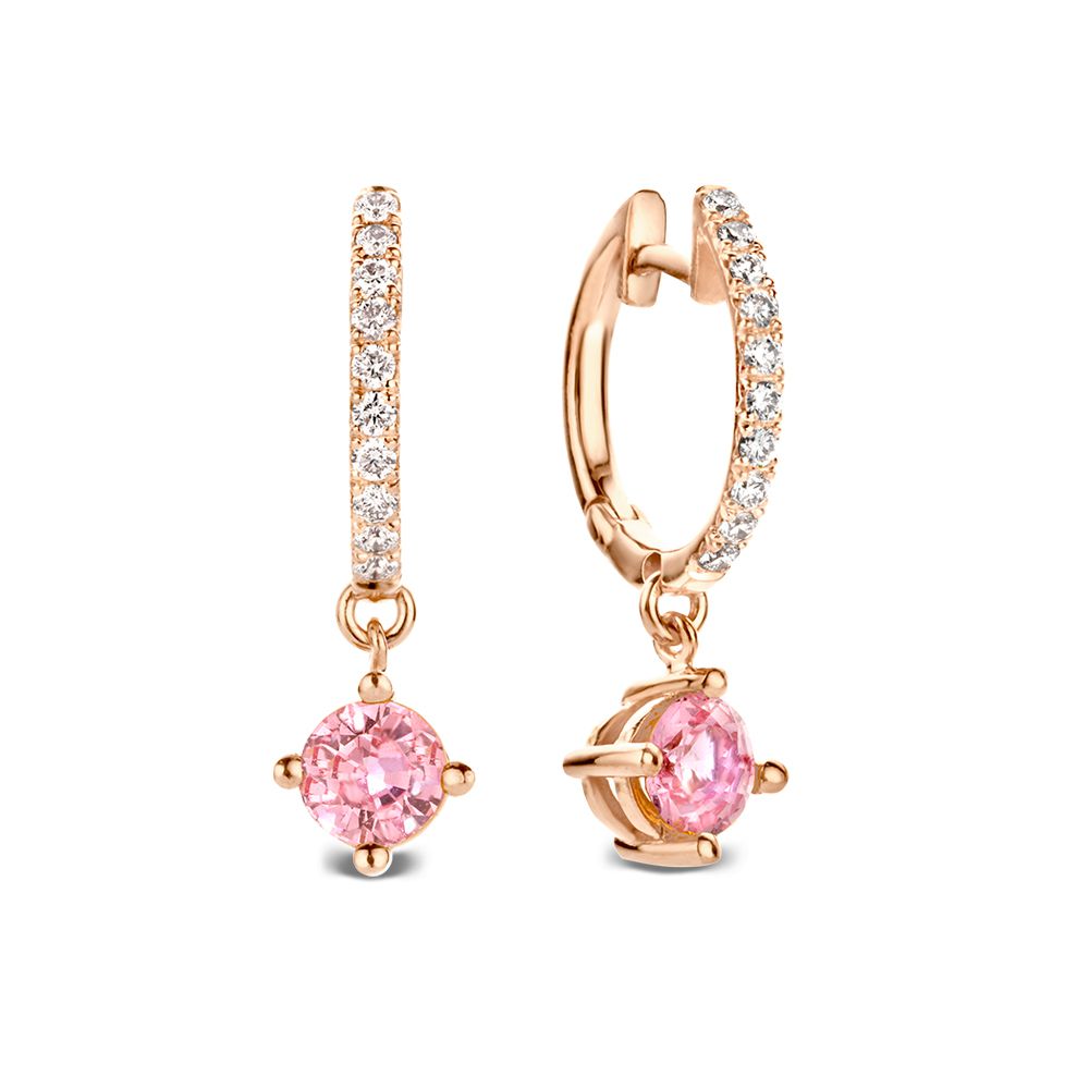 Boucles d'oreilles en or rose avec des diamants et des saphirs roses, ornées d'un pendentif rond.