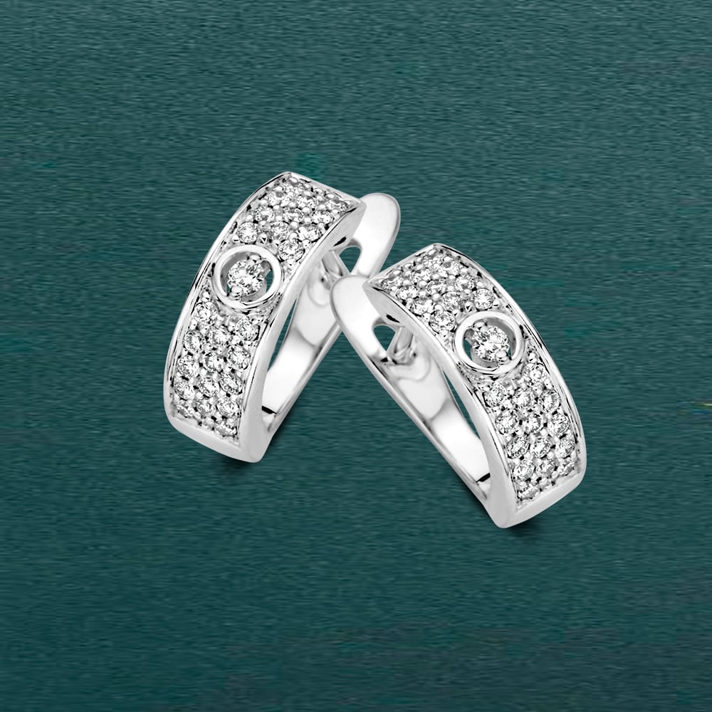 Créoles en Or Blanc avec Diamants – Luxe Subtil dans Chaque Éclat 0,22 crt.