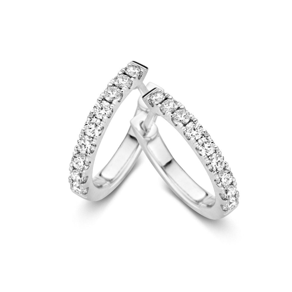 Boucles d'oreilles en or blanc avec 16 diamants brillants, 14 carats, 0,48 ct.