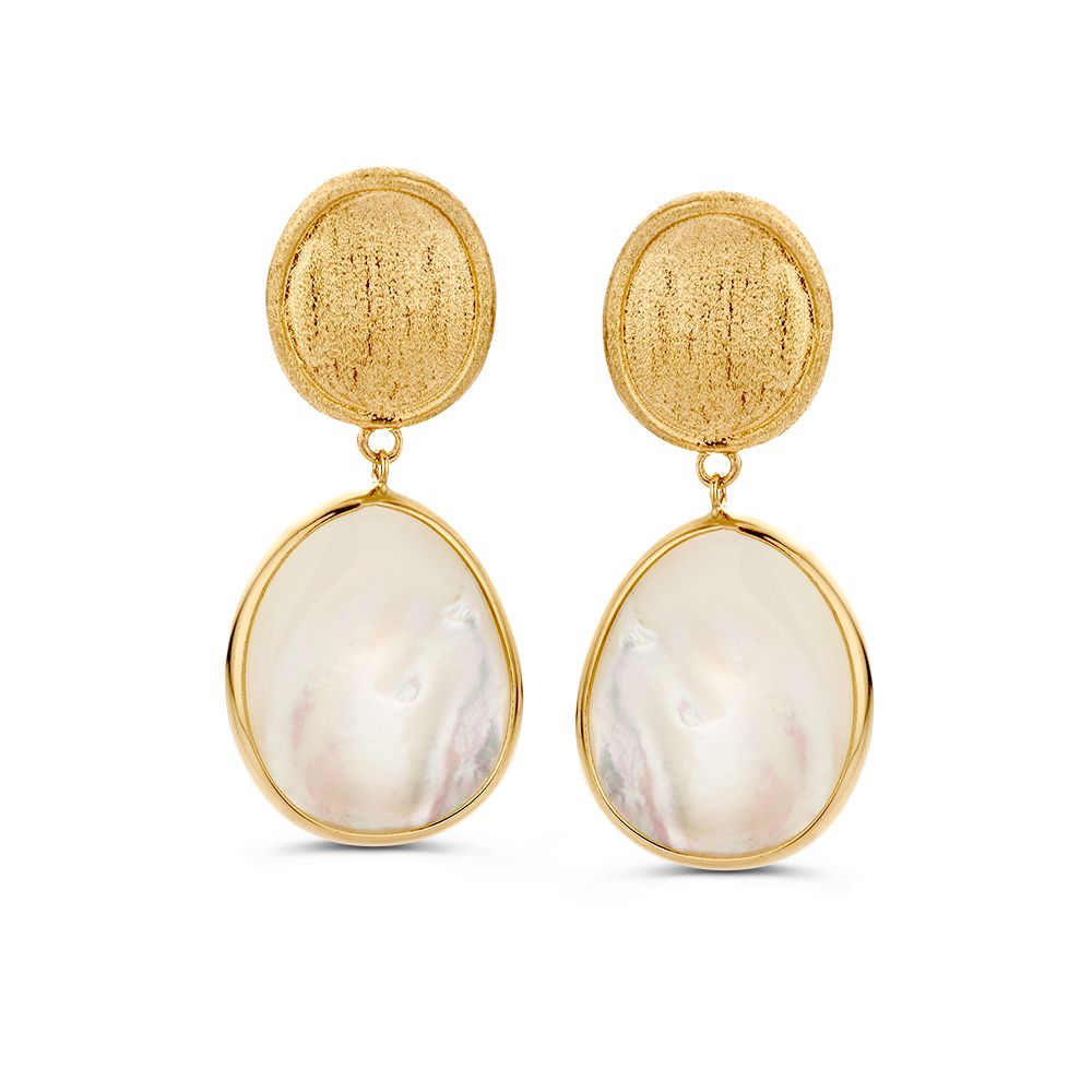 Boucles d'oreilles en or jaune avec des pendentifs en nacre en forme de goutte.