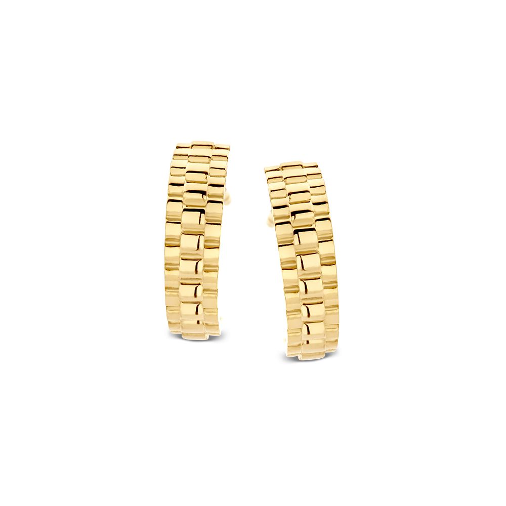 Boucles d'oreilles en or jaune avec un design en maillons, finition brillante et raffinée.