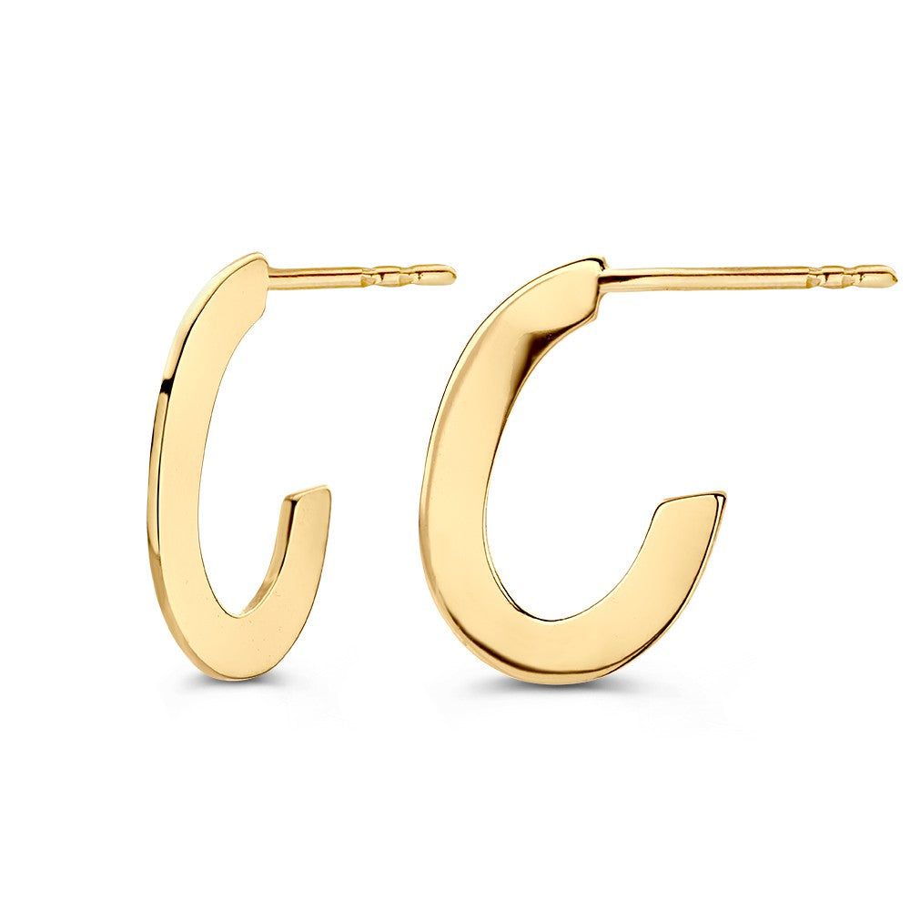 Créoles ovales en or jaune avec un design épuré et plat en or 14 carats