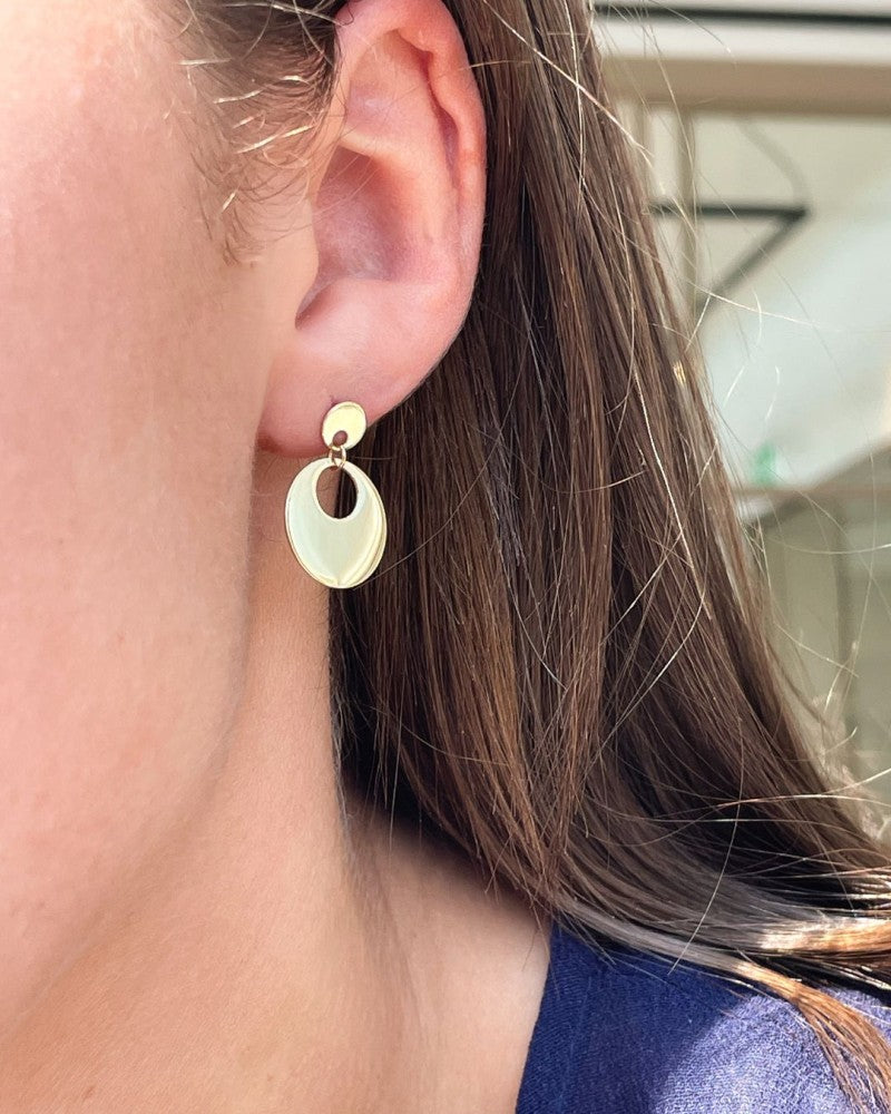 Boucles d'oreilles en or jaune ludiques avec éléments suspendus en or 14 carats