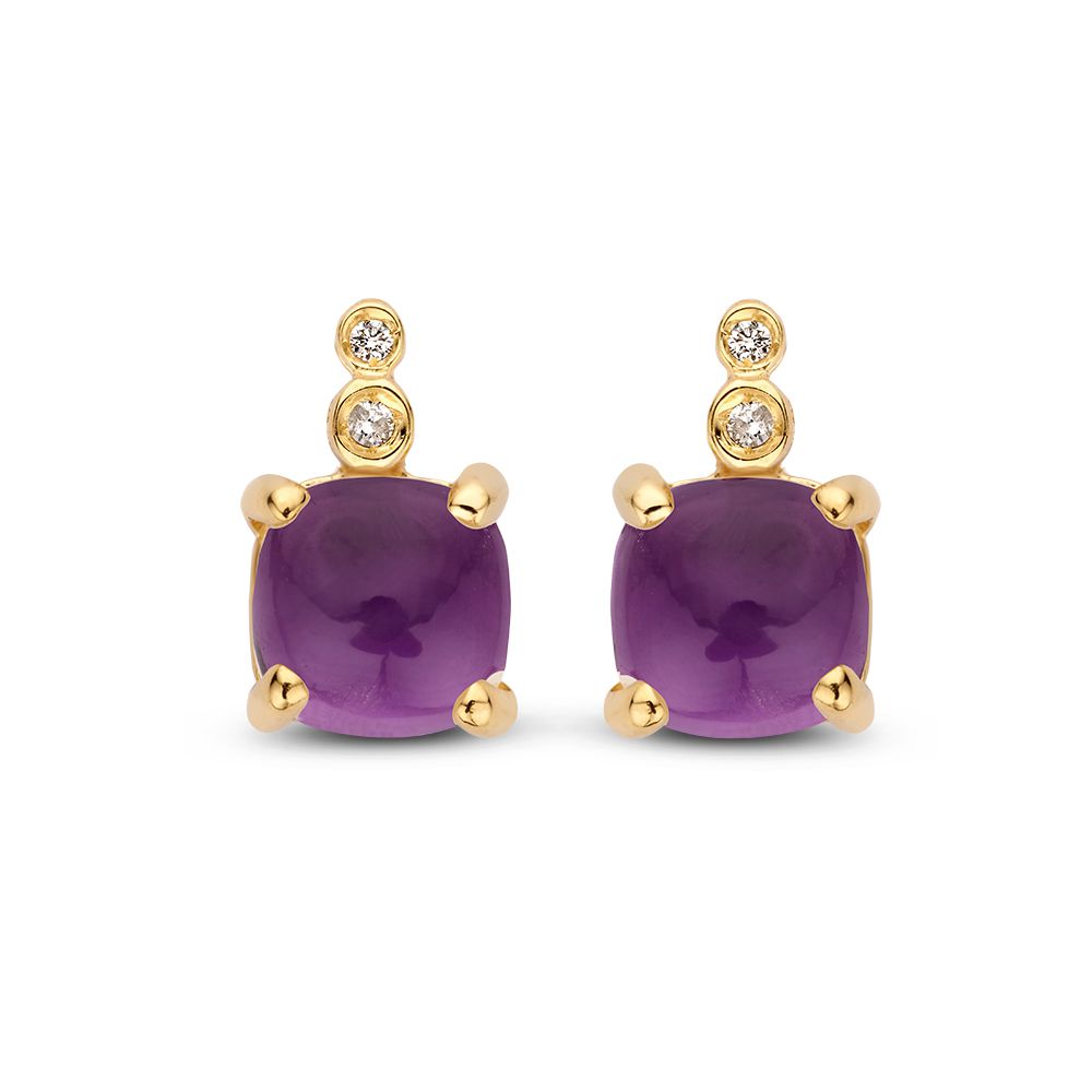 Boucles d'oreilles en or jaune 14 carats avec améthystes violettes et diamants dans des sertissages ronds.