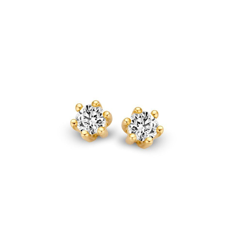 Boucles d'oreilles en or jaune avec un brillant en sertissage à six griffes.